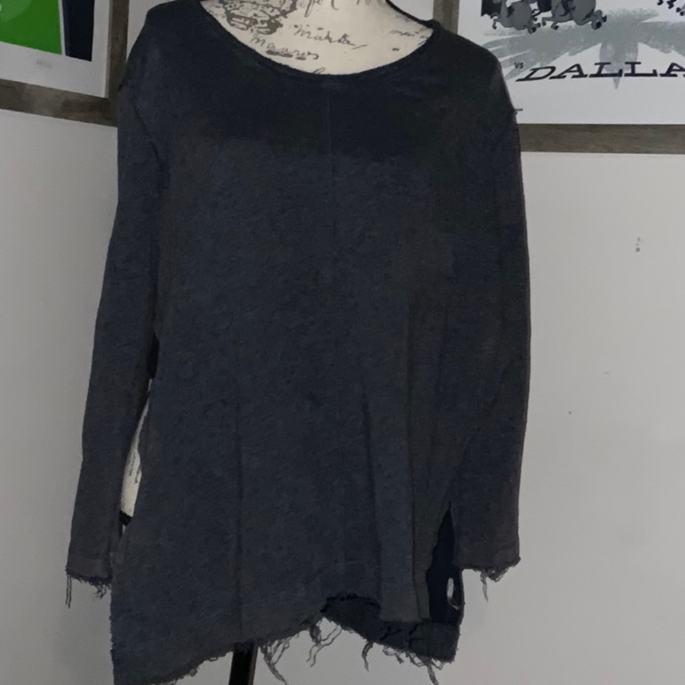 Free people side slit Women's Black Long Sleeve Top